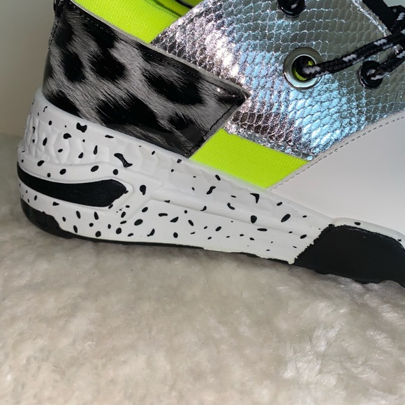 ‼️⚠️LAST PAIR Size 8‼️ Fashion Sneakers - Picture 5 of 6